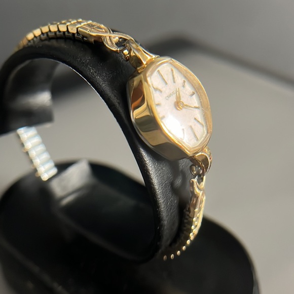 Caravelle Gold Tone Ladies Vintage Watch - Picture 10 of 15